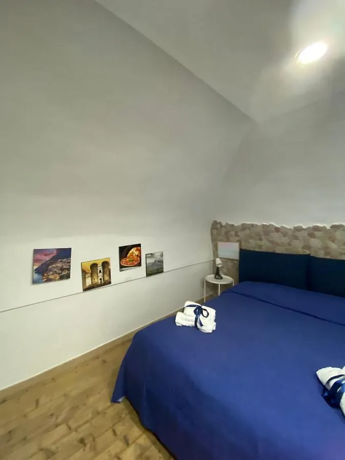 Holiday home Una Notte A Napoli Italy